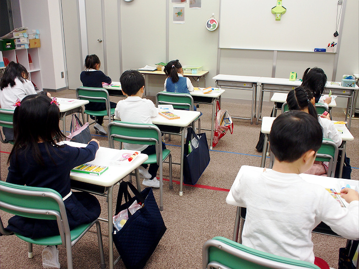 成城学園教室の授業風景